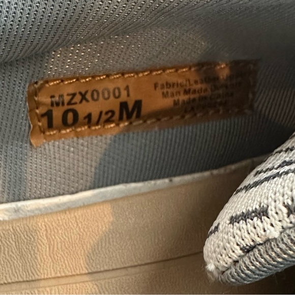 Grey and White Textured Boat Shoes with Gum Sole - Picture 3 of 3